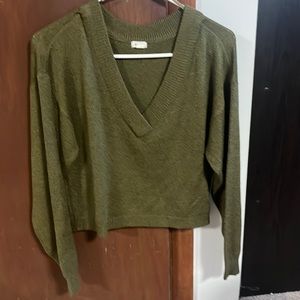Cropped V-neck sweater
